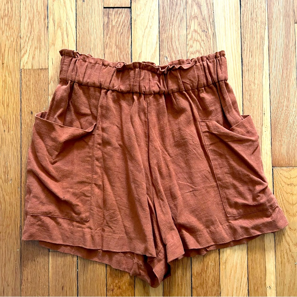 H&M size Small Women’s Shorts with paper bag style waistband